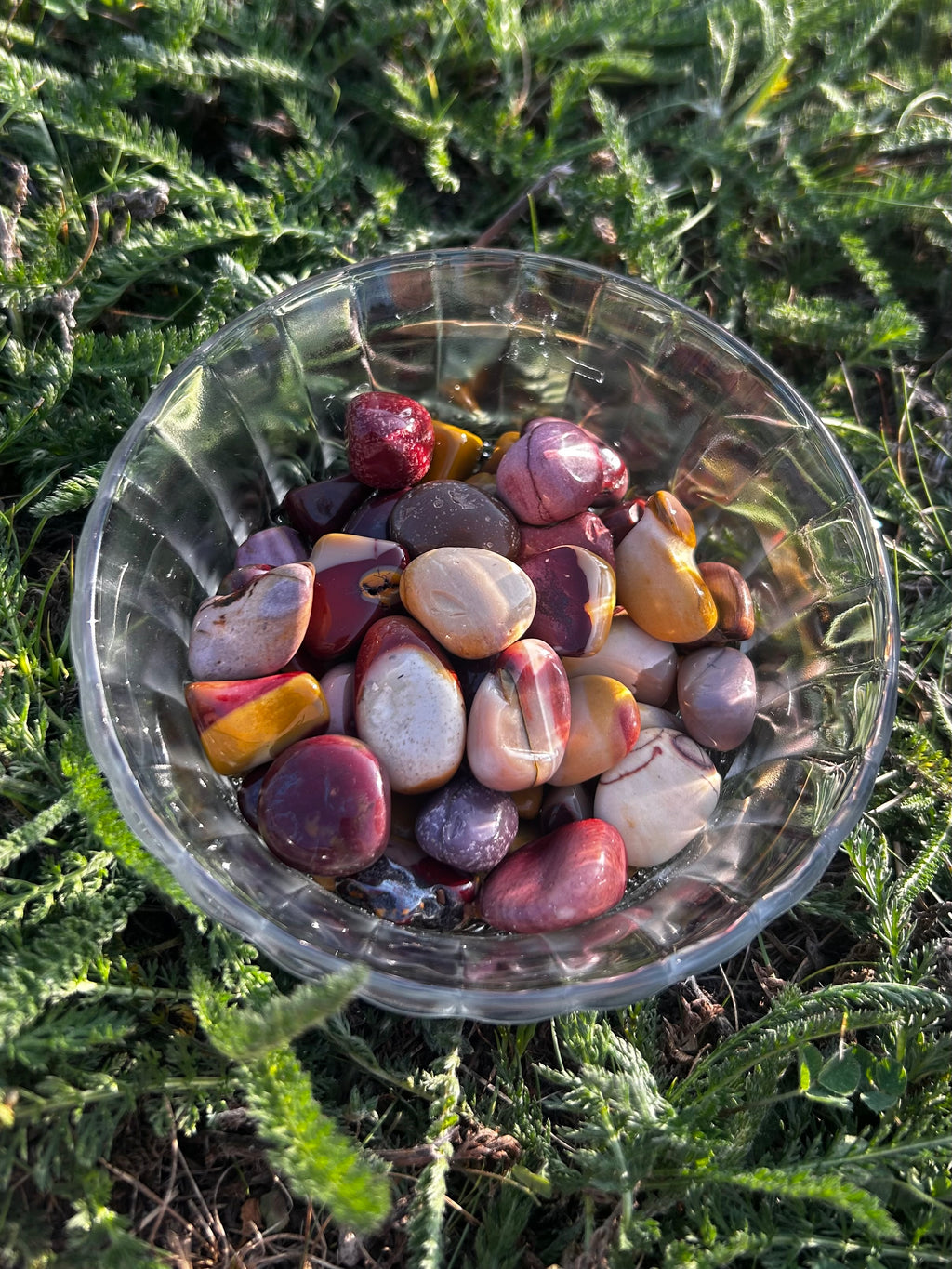 Natural Mookaite Jasper tumbled stones with earthy color variations